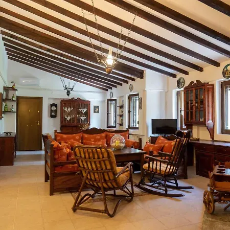 Vakantiehuis Sani Traditional Forest